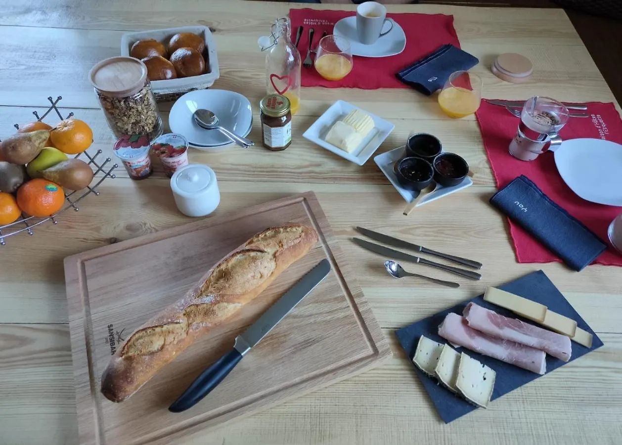Maison d'Hôtes L'Etiquette Seyssel Couette-café